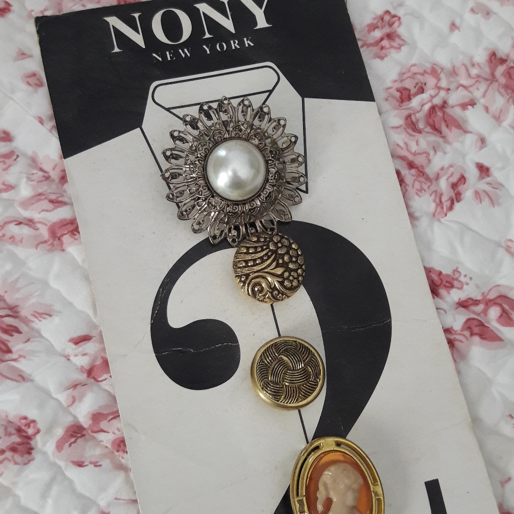 Vtg Nony 6 Vtg Button Card